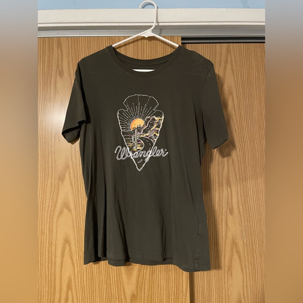 Women’s Wrangler Arrowhead Tee